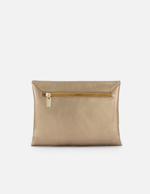 Clutch de piel metalizada para mujer color bronce con cadena desmontable