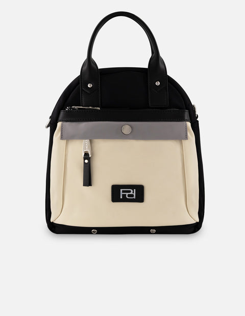 Mochila negra en nylon y piel vegana para mujer con diseño convertible