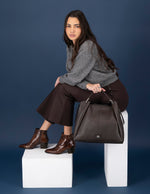 Bolso de hombro café piel para mujer con bolsito interno