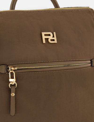 Mochila color beige nylon de mujer asa trenzada