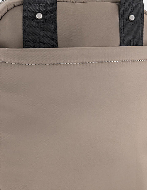 Mochila beige en nylon y piel vegana para mujer