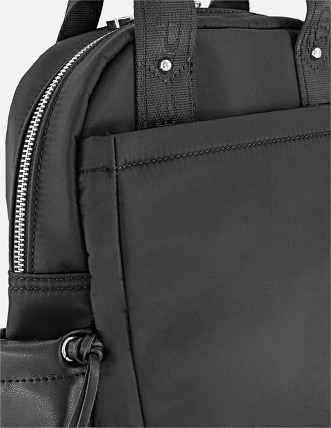 Mochila negra en nylon y piel vegana para mujer