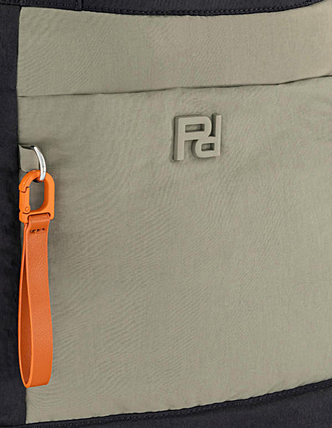 Maleta negra con adorno naranja y contraste de colores para mujer