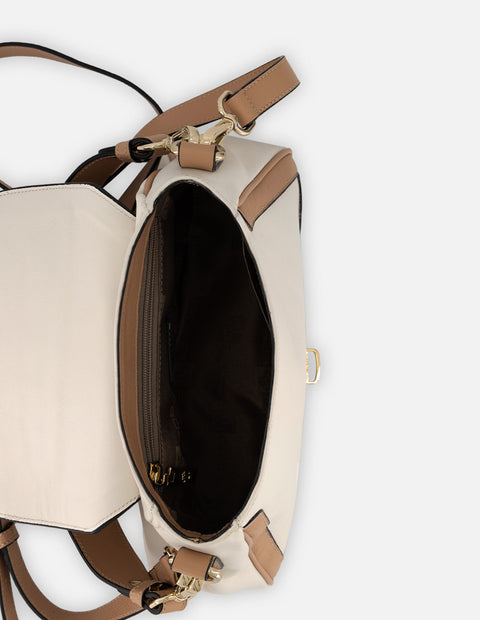 Bolso satchel asimétrico color nude para mujer con herrajes dorados