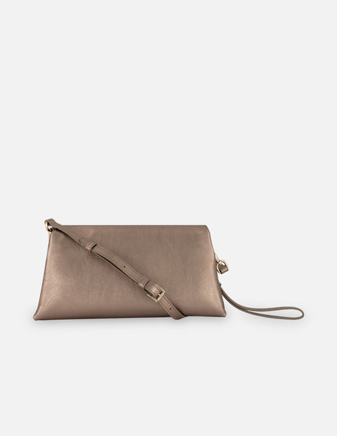 Clutch de piel metalizada color oro para mujer