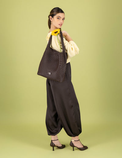 Tote café en piel vegana trenzada para mujer