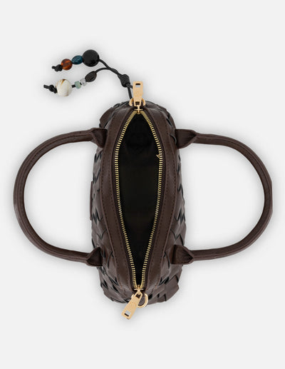Minibolso café en piel vegana trenzada para mujer