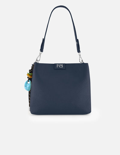 Bolso de hombro azul en piel vegana con grabado frontal