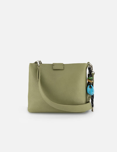 Bolso de hombro verde en piel vegana con grabado