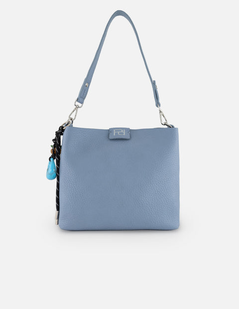 Bolso de hombro azul en piel vegana con grabado