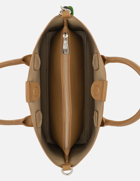 Bolso de mano café en piel vegana grabada con asas rígidas