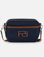 Bandolera azul en nylon con pespuntes en contraste