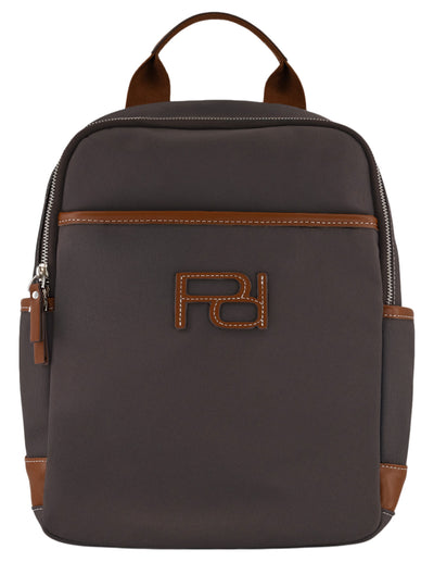 Mochila café para hombre con Pd en contraste