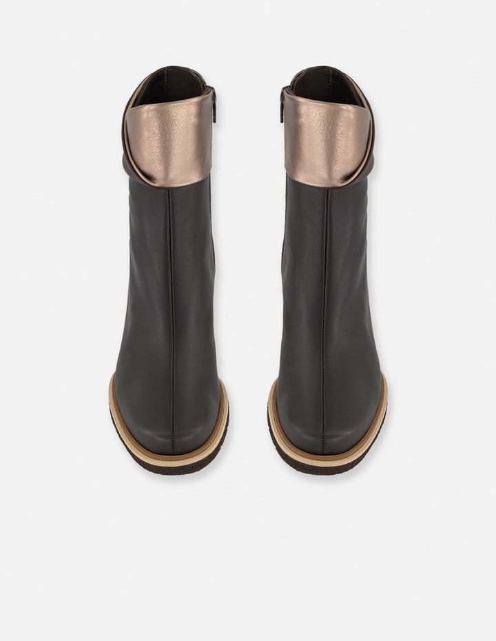 Botines café piel para mujer con solapa superior doblada