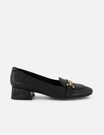 Mocasines negros charol para mujer con herraje dorado