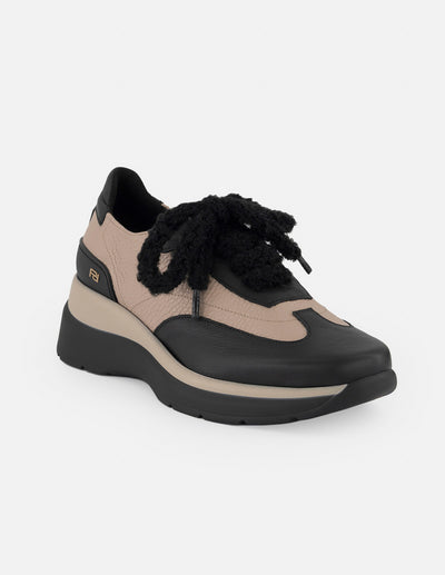 Tenis negro piel para mujer con cordones tipo borrega