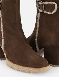 Botines beige ante borrego para mujer con hebilla redonda