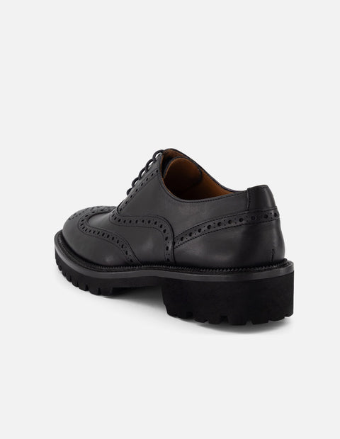Zapato Oxford negro piel para mujer con picado María