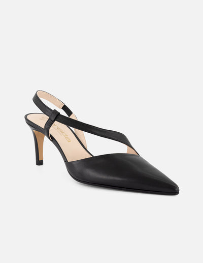 Zapatilla negra piel para mujer con escote asimétrico