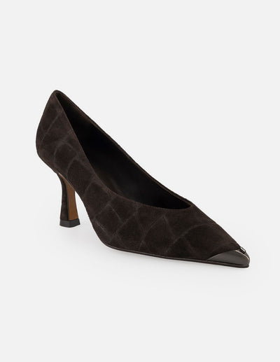Zapatilla café ante para mujer con grabado tipo coco