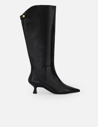 Bota negra piel para mujer con botón metálico