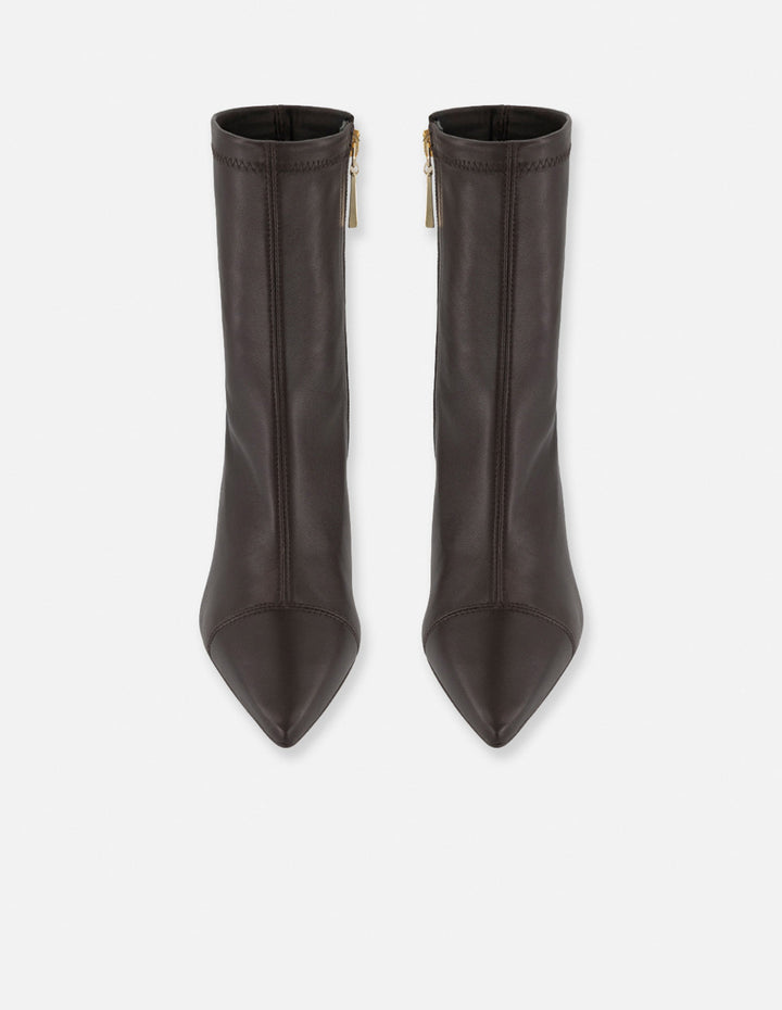 Botines café piel para mujer con costura visible en punta