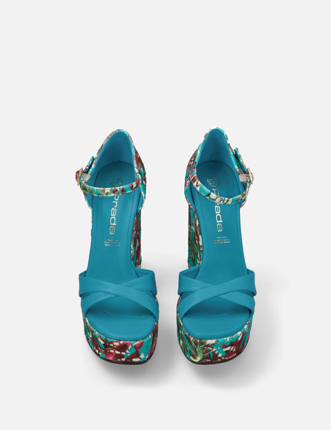 Sandalia tacón alto de cuña en piel napa y textil floral