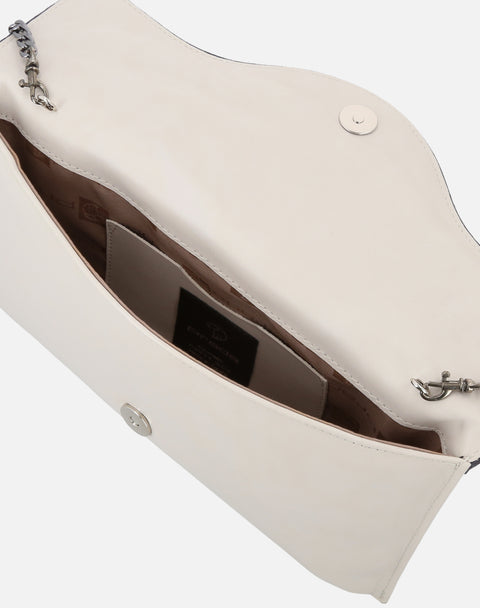 Bolso clutch en piel  blanca con detalle de pedrería en el broche para mujer
