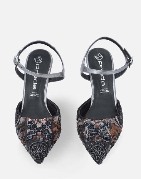 Zapatilla con bordado de lentejuela en la pala y  piel mental oro para mujer