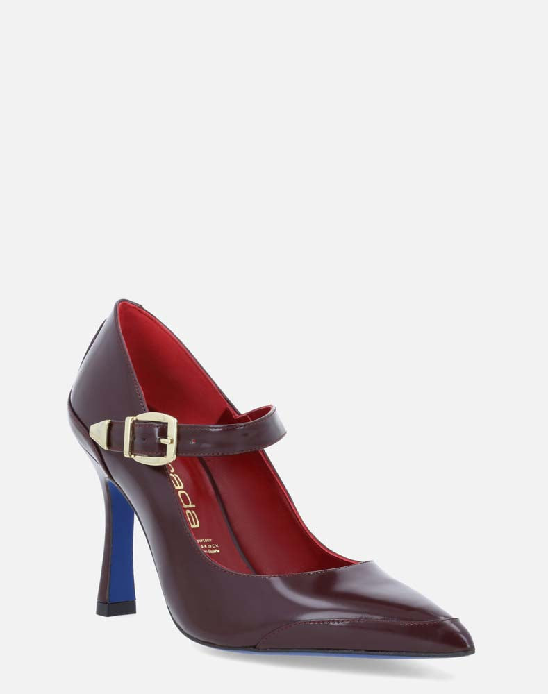 Zapato tipo Mary Jane en piel florantic color vino y hebilla color niquel para mujer
