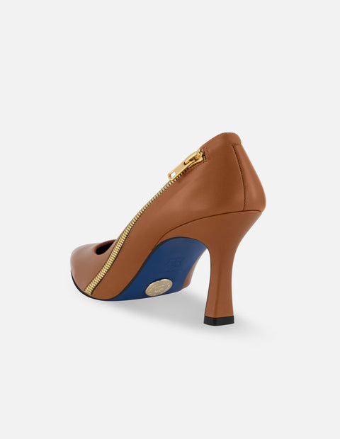 Zapatilla de piel color cuero con detalle de cremallera para mujer