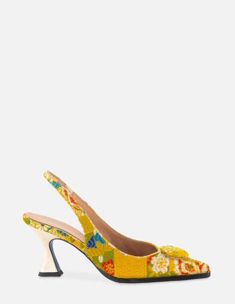Zapatilla destalonada  en textil con diseño oriental en color amarillo para mujer