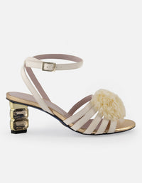 Sandalia de piel color blanco para mujer con pompón