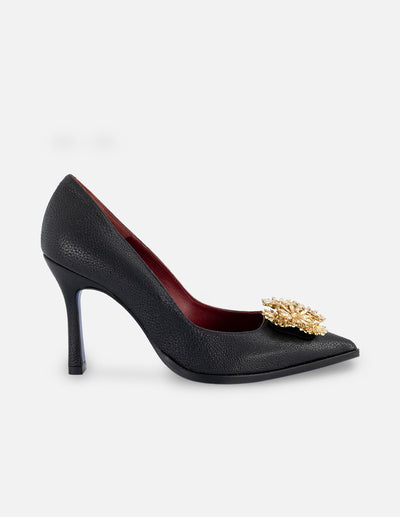 Zapatilla de piel color negro para mujer con pedrería