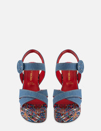 Sandalia en textil de mezclilla y estampado azteca para mujer