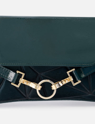 Bolso clutch de textil nylon color verde para mujer con detalles en charol