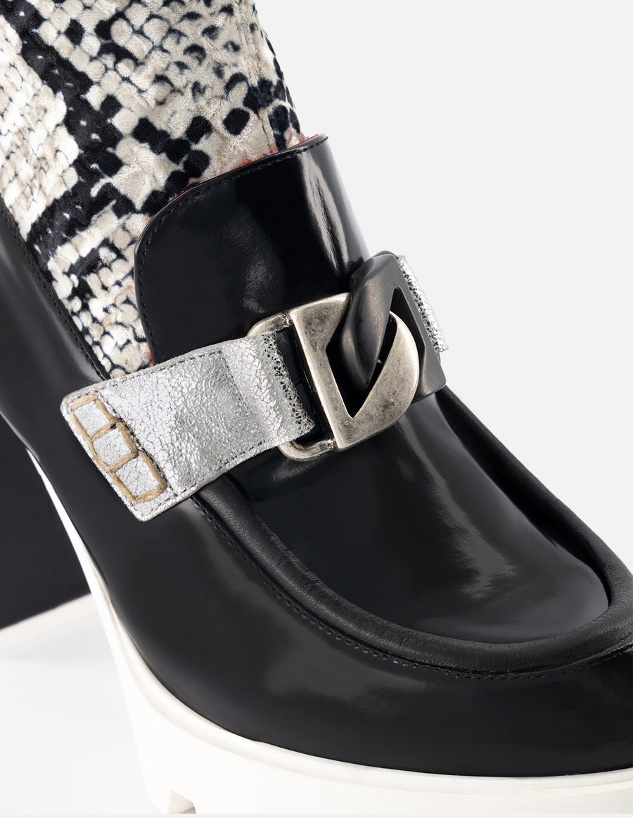 Botín de textil con grabado tipo serpiente color negro para mujer