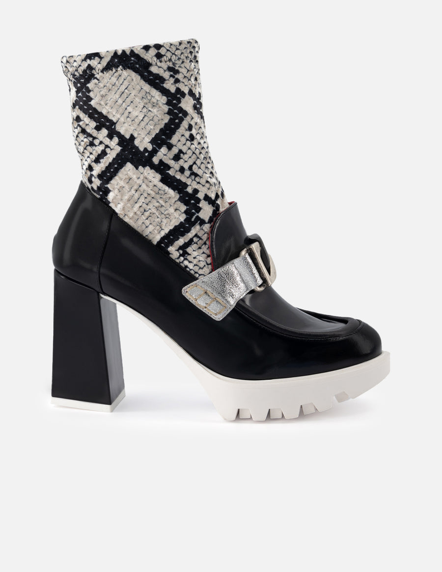 Botín de textil con grabado tipo serpiente color negro para mujer