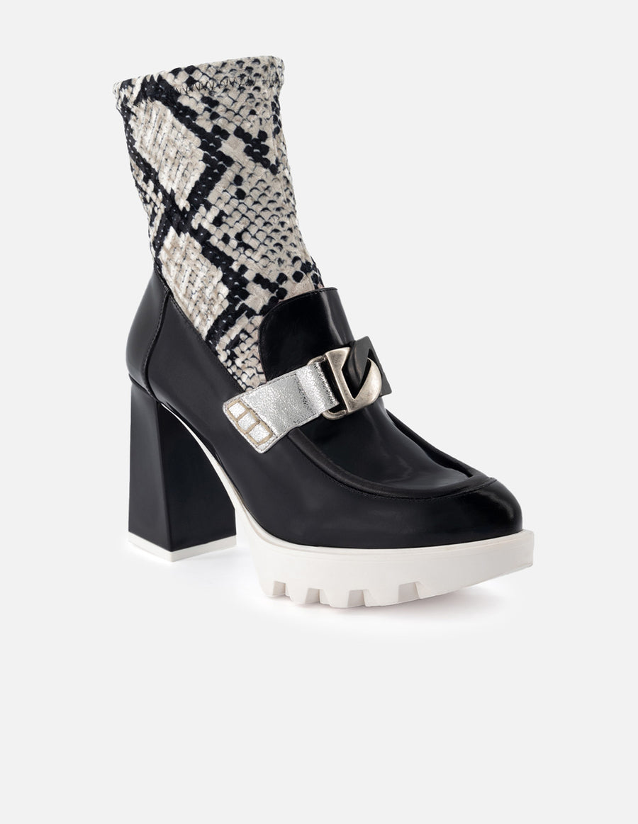 Botín de textil con grabado tipo serpiente color negro para mujer