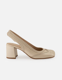 Zapatillas de piel para mujer color beige con picado María