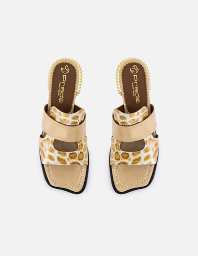 Sandalia de charol para mujer color beige con acabado tipo coco