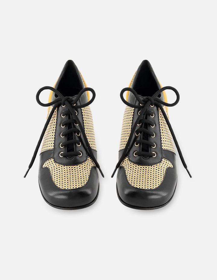 Zapato inglés de piel color negro para mujer con detalles en textil