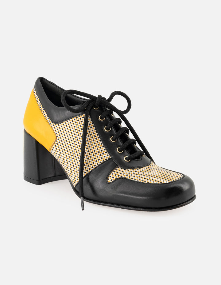Zapato inglés de piel color negro para mujer con detalles en textil