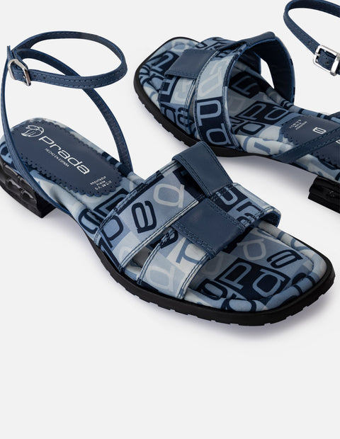 Sandalias de piel para mujer color azul con estampado textil Prada