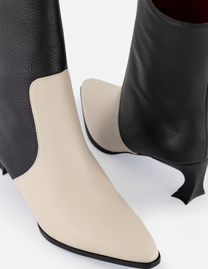 Botines bicolor piel de mujer punta en contraste