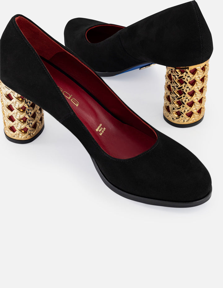 Zapatilla negra ante de mujer con tacón fantasía