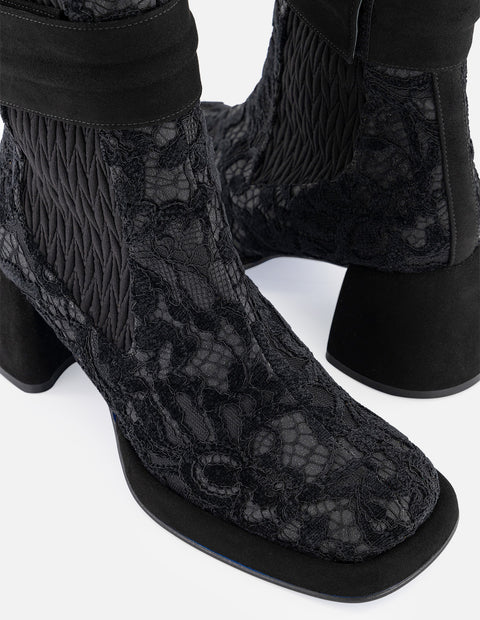 Botines negros encaje y ante de mujer adorno color dorado