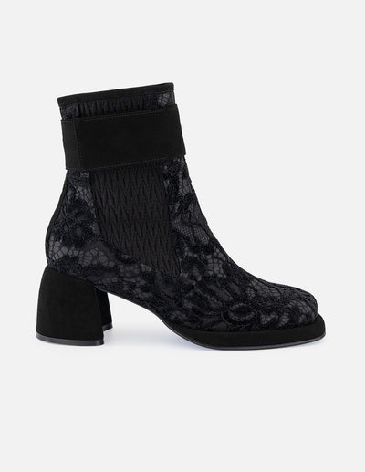 Botines negros encaje y ante de mujer adorno color dorado