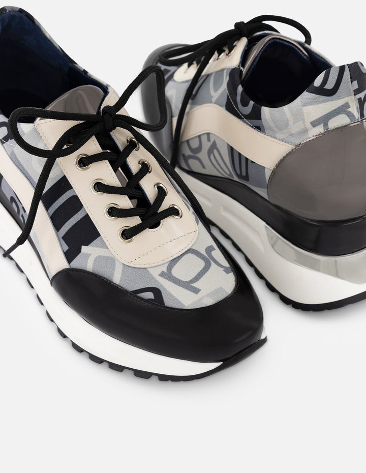 Tenis gris textil de mujer combinación de materiales