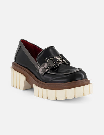 Mocasín negro piel florantic de mujer con plataforma combat